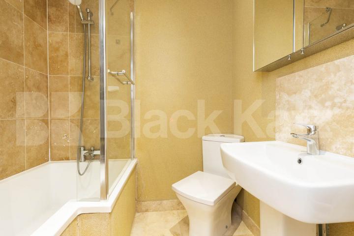 Newly refurbished stunning 2 bed flat set on the top floor of a development  Hargrave Road, Archway